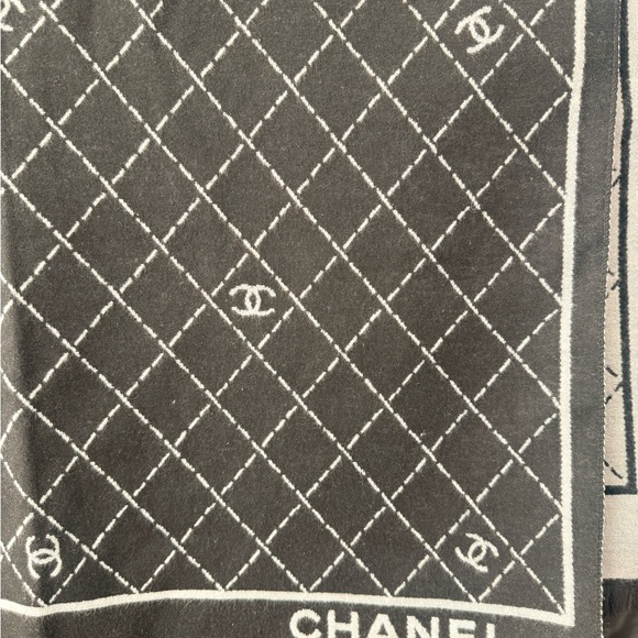 CHANEL Black and Gray Quilted Logo Scarf - Picture 8 of 8